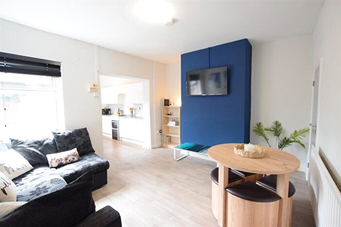 4 Bedroom Terraced House To Rent In Newland Street West - Student House - /, LN1