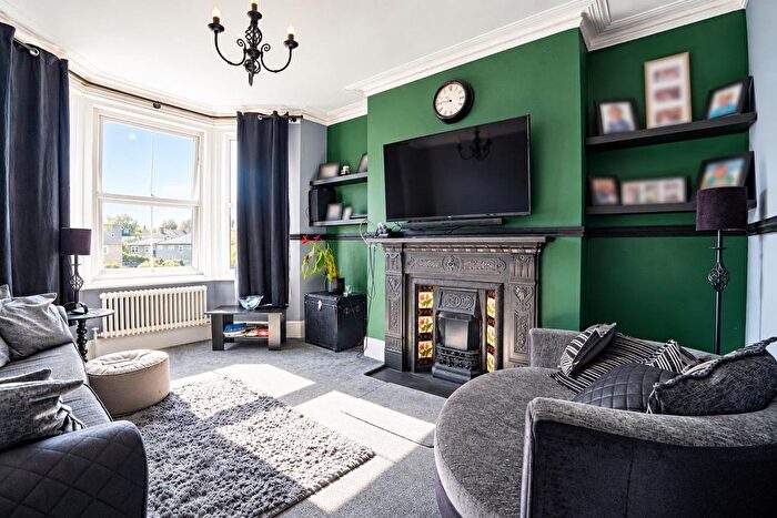 2 Bedroom Flat For Sale In Hughenden Road, Hastings, TN34
