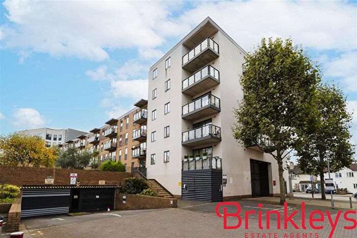 2 Bedroom Flat To Rent In Bassett House, Durnsford Road, London, SW19