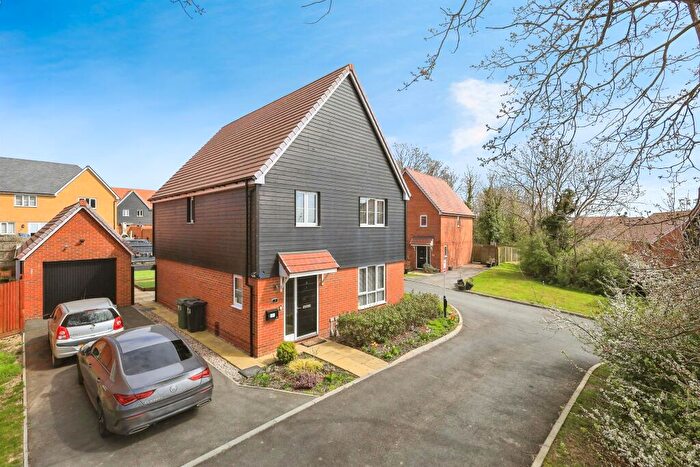 4 Bedroom Detached House For Sale In Hopper Place, Hailsham, BN27