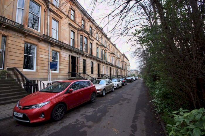2 Bedroom Flat To Rent In A Crown Terrace, Glasgow, G12