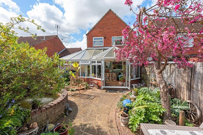 3 Bedroom Link Detached House For Sale In Lark Rise, Mulbarton, NR14