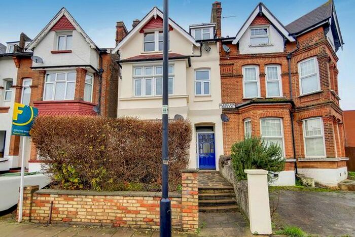 1 Bedroom Flat To Rent In Gleneldon Road, Streatham, London, SW16