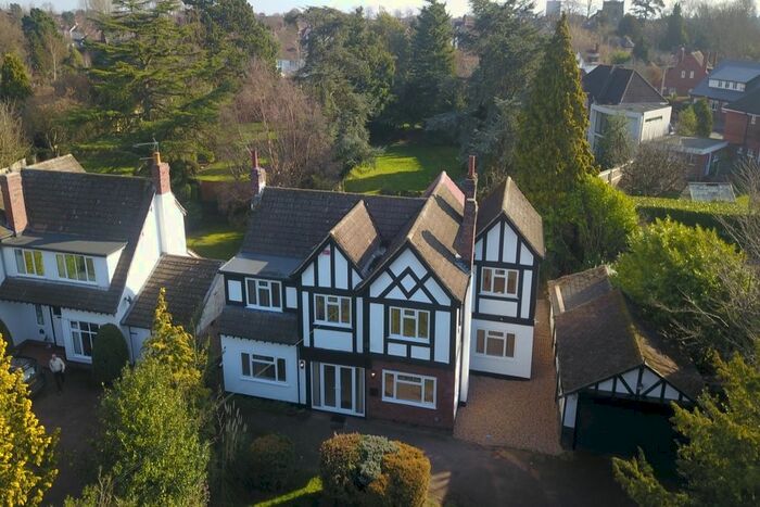 5 Bedroom Detached House To Rent In Lillington Road, Leamington Spa, Warwickshire, CV32