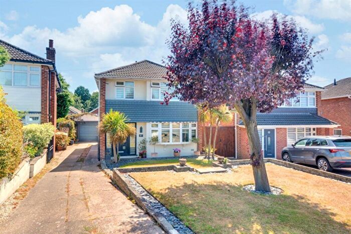 3 Bedroom Detached House For Sale In Dunvegan Drive, Nottingham, NG5