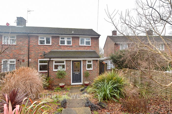 3 Bedroom End Of Terrace House For Sale In Hillcrest Close, Pound Hill, Crawley, West Sussex, RH10