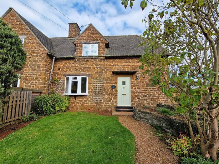 2 Bedroom Cottage To Rent In New Road, Ratley, Oxon, OX15