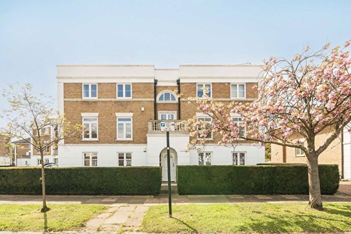 1 Bedroom Flat To Rent In Fitzroy Crescent, Chiswick, W4