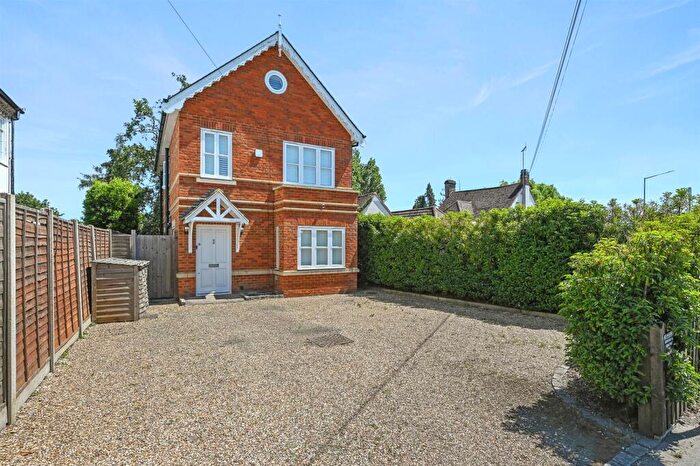 4 Bedroom Detached House To Rent In East Common, Gerrards Cross, SL9