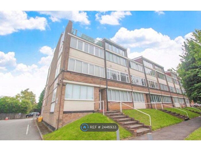 Studio To Rent In Dunstable Road, Luton, LU4