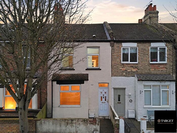 3 Bedroom Terraced House For Sale In St. Stephens Road, EN3