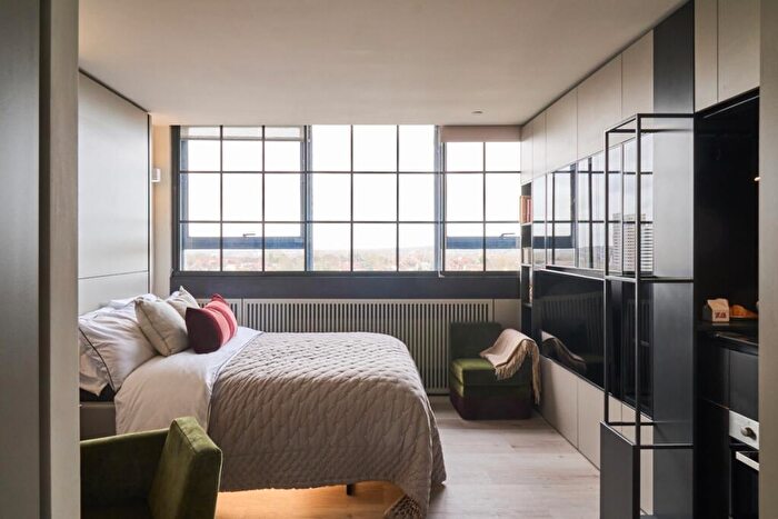 Apartment To Rent In Dandi London, HA9