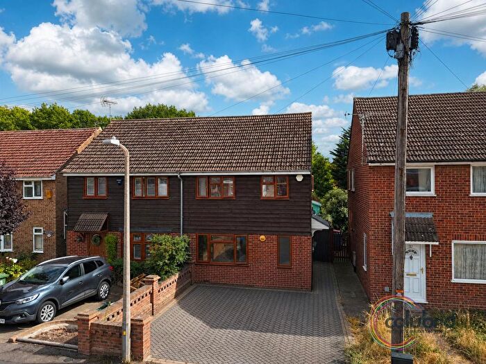 3 Bedroom Semi Detached House For Sale In Lower Crescent, Linford, SS17