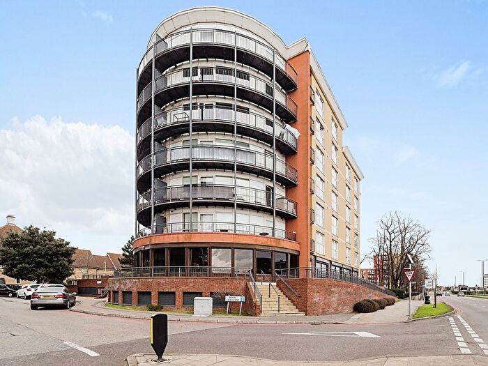 2 Bedroom Flat To Rent In Newbury Park, Essex, IG2