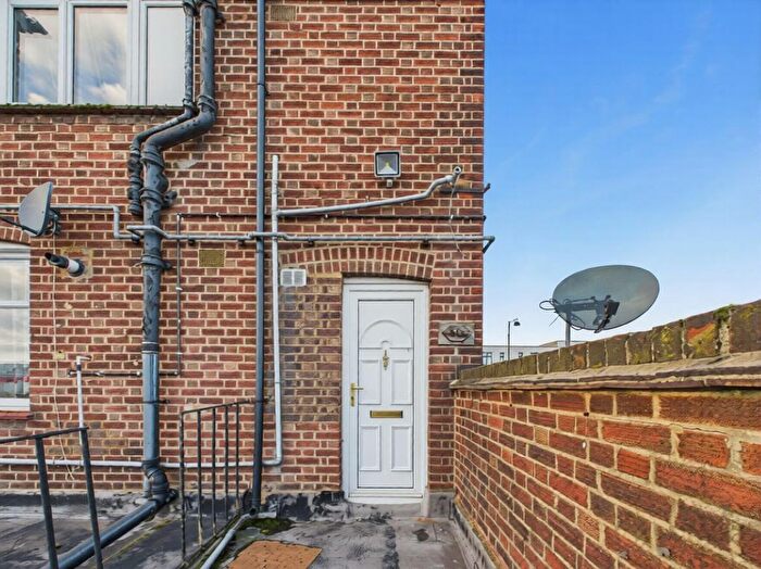 1 Bedroom Flat For Sale In Coldharbour Lane, Hayes, UB3