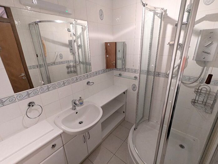 2 Bedroom Flat To Rent In Belvedere Park, Edinburgh, EH6