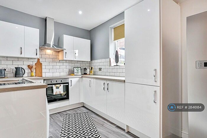 3 Bedroom End Of Terrace House To Rent In Chesterfield Road, Sheffield, S8