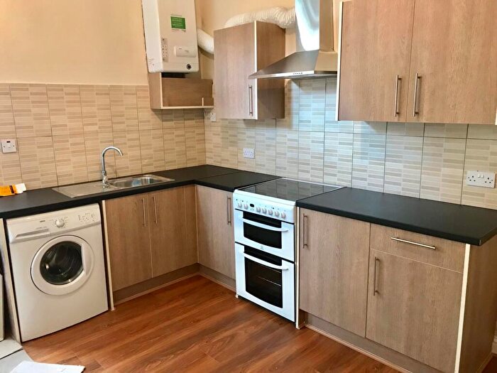 2 Bedroom Apartment To Rent In Wellington Place, Halifax, HX1