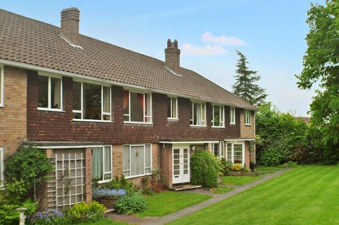 2 Bedroom Maisonette To Rent In Charmouth Court, Charmouth Road, St Albans AL1