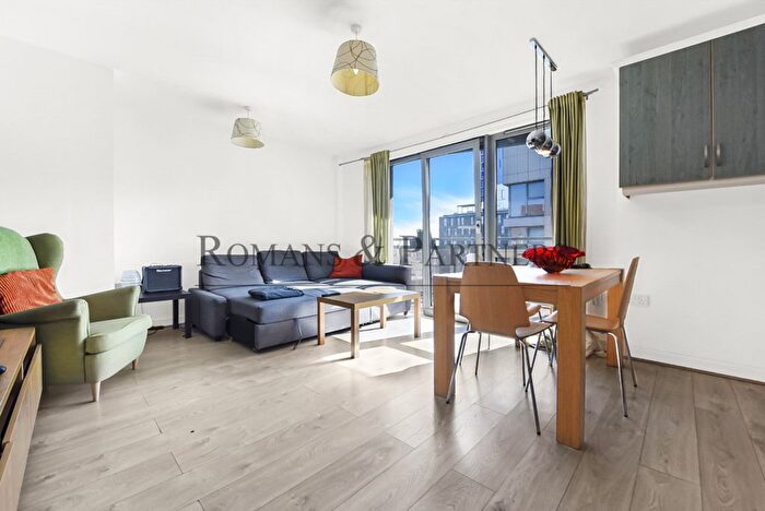 2 Bedroom Flat To Rent In Ebbett Court, North Acton, W3