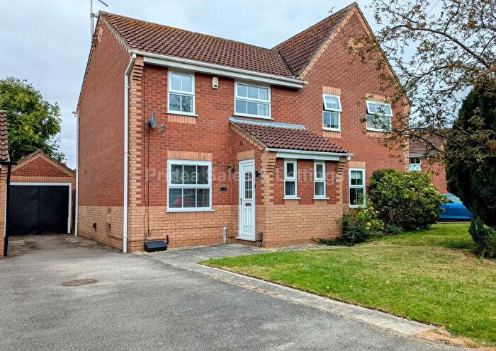 3 Bedroom Semi-Detached House To Rent In Stirling Way, Skellingthorpe, LN6