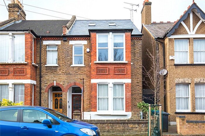 1 Bedroom Flat For Sale In Coleridge Road, London, N12