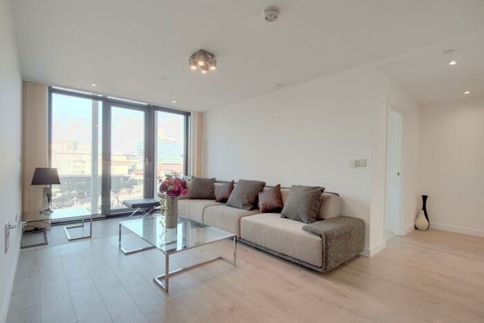 1 Bedroom Flat To Rent In Stratosphere Tower, Stratford, E15