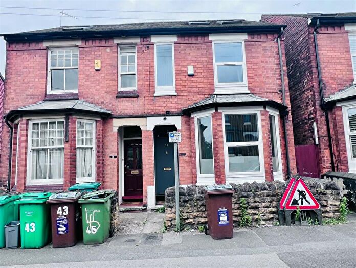 5 Bedroom House To Rent In Cottesmore Road, Nottingham, NG7