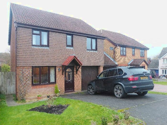 4 Bedroom Detached House To Rent In Gresley Gardens, Hedge End, SO30