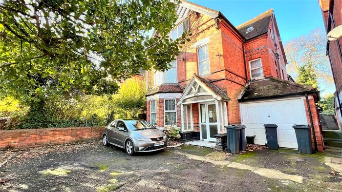 1 Bedroom Flat To Rent In Western Elms Avenue, Reading, Berkshire, RG30