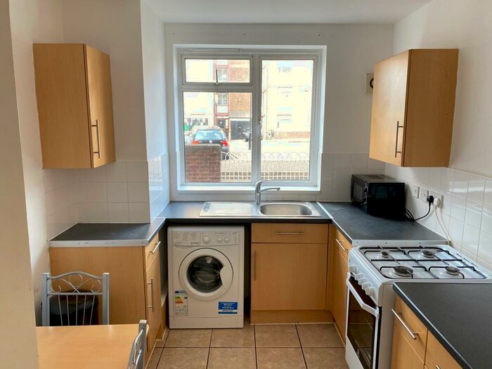 3 Bedroom Maisonette To Rent In Weymouth Terrace, London, E2