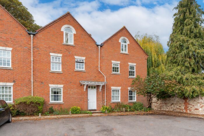 2 Bedroom Duplex For Sale In White Hart Close, Benson, Wallingford, OX10