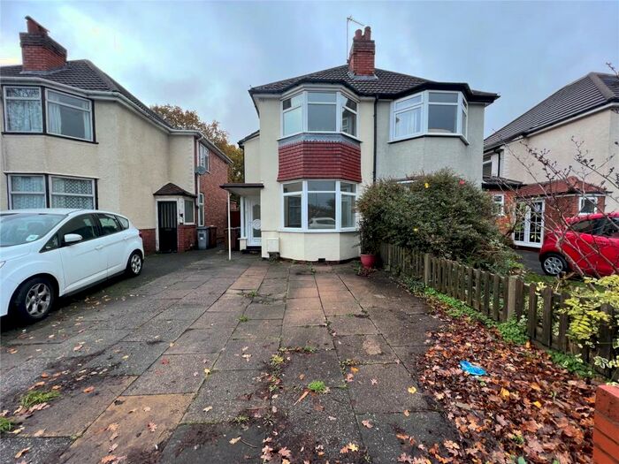 3 Bedroom Semi-Detached House To Rent In Marshall Lake Road, Shirley, Solihull, West Midlands, B90