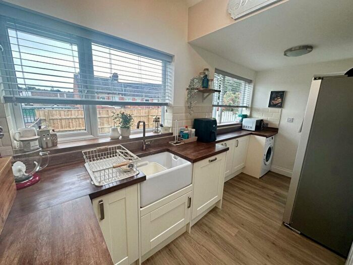 3 Bedroom Bungalow For Sale In Ashleigh Road, Newcastle Upon Tyne, NE5