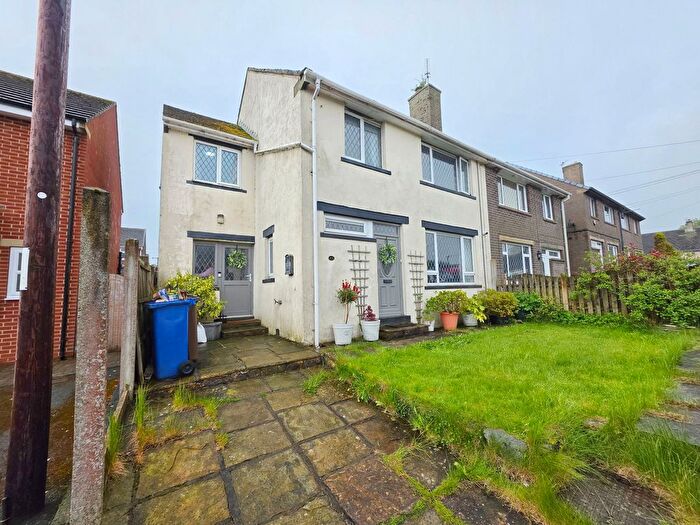 4 Bedroom End Of Terrace House For Sale In Middlecliffe Drive, Crow Edge, Sheffield, S36