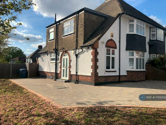 4 Bedroom Terraced House To Rent In Marsh Lane, London, NW7