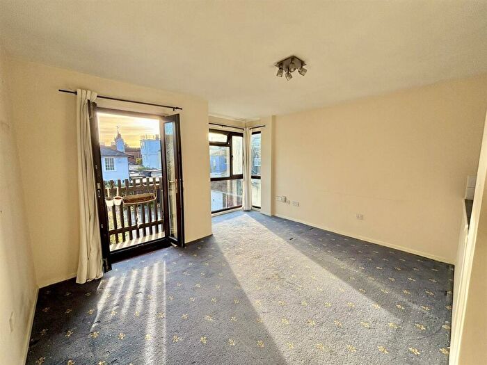1 Bedroom Flat For Sale In Bush Street East, Southsea, PO5