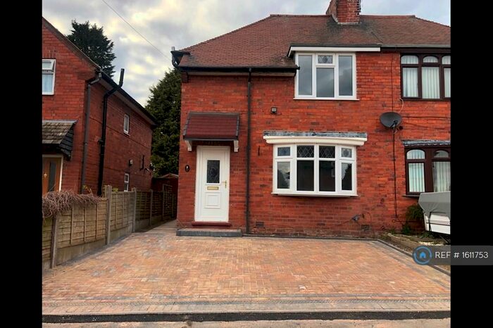 3 Bedroom Semi-Detached House To Rent In Farm Road, Brierley Hill, DY5