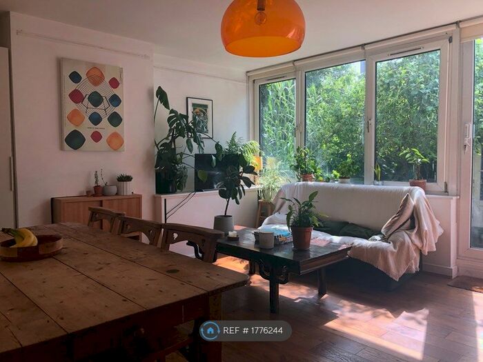 3 Bedroom Maisonette To Rent In Bath Terrace, London, SE1