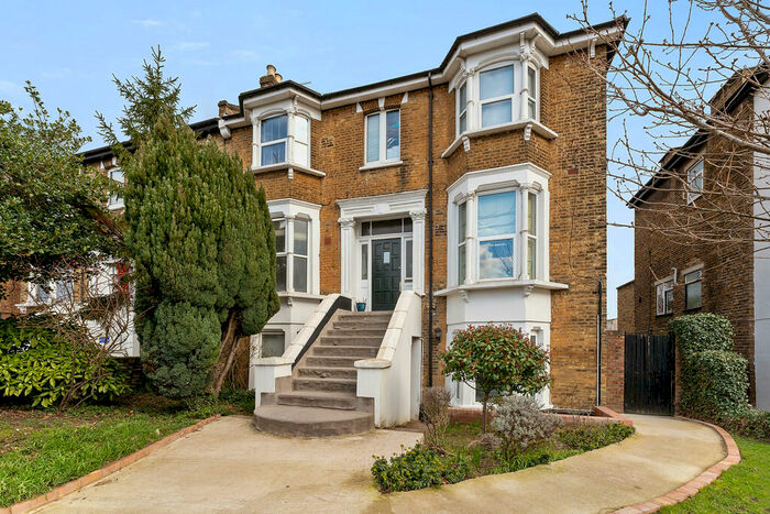 1 Bedroom Apartment To Rent In Hermon Hill, London, E11