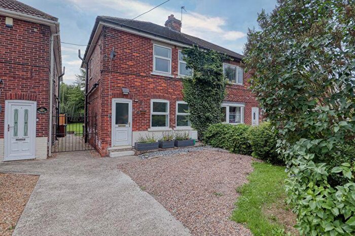 3 Bedroom Semi-Detached House To Rent In Asquith Avenue, Ealand, DN17