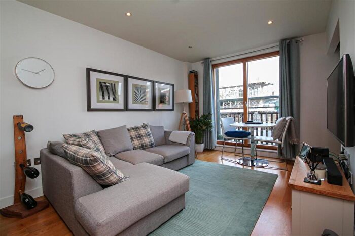 2 Bedroom Apartment To Rent In Vantage Quay, Brewer Street, Manchester, M1