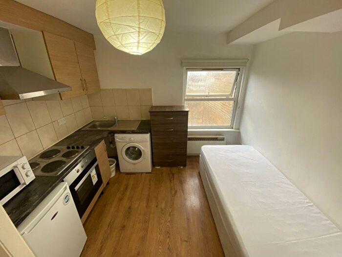 Studio To Rent In Willesden Lane, London, NW6