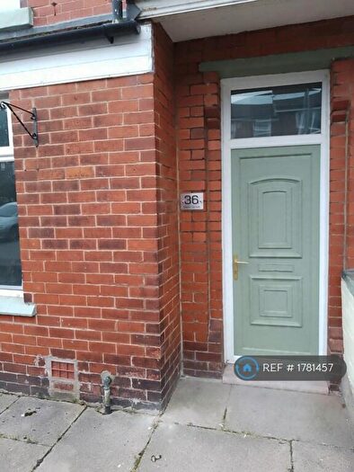 2 Bedroom End Of Terrace House To Rent In Dixon Street, Lees, Oldham, OL4