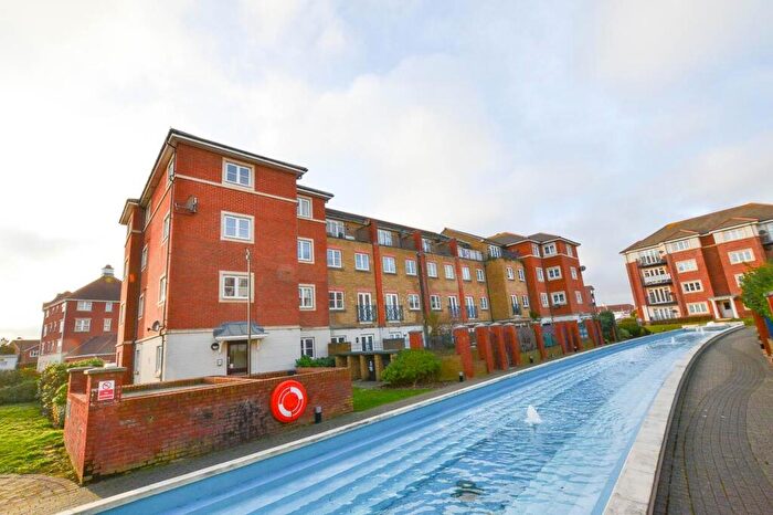 2 Bedroom Flat For Sale In Santa Cruz Drive, Eastbourne, BN23