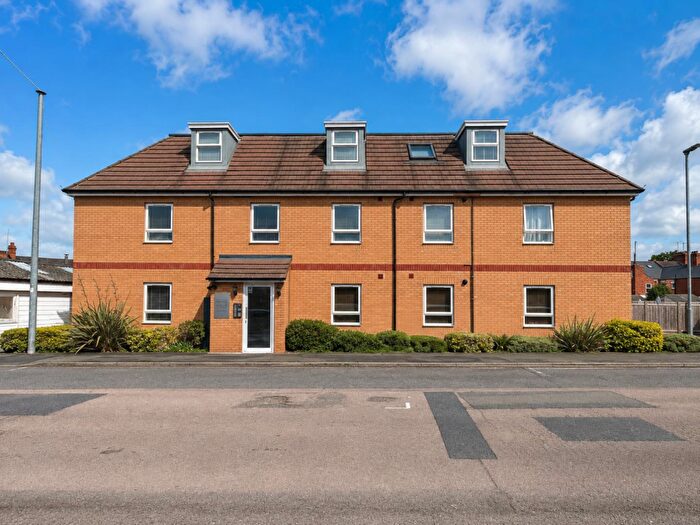 2 Bedroom Apartment For Sale In Ruskin Road, Kingsthorpe, Northampton, NN2