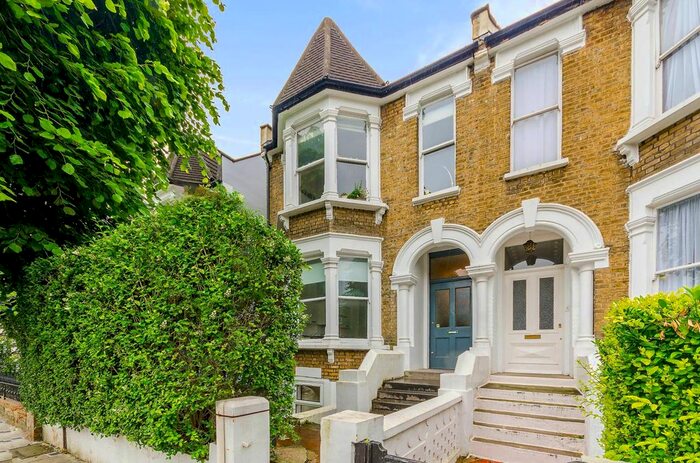 1 Bedroom Flat To Rent In Ossian Road, Crouch End, London, N4