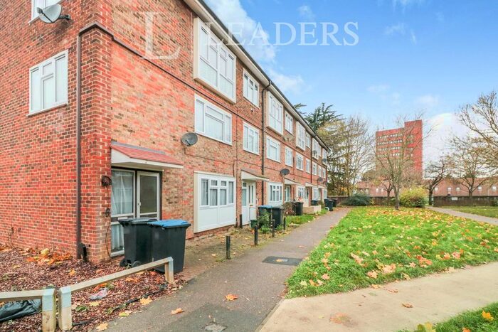1 Bedroom Flat To Rent In The Hides, Harlow, CM20