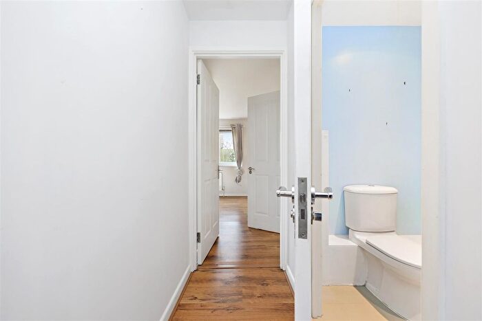 1 Bedroom Flat For Sale In Griffin Close, London, NW10