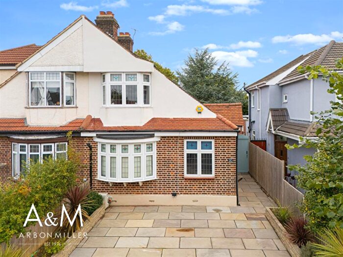 3 Bedroom Chalet For Sale In Woodville Gardens, Barkingside, IG6